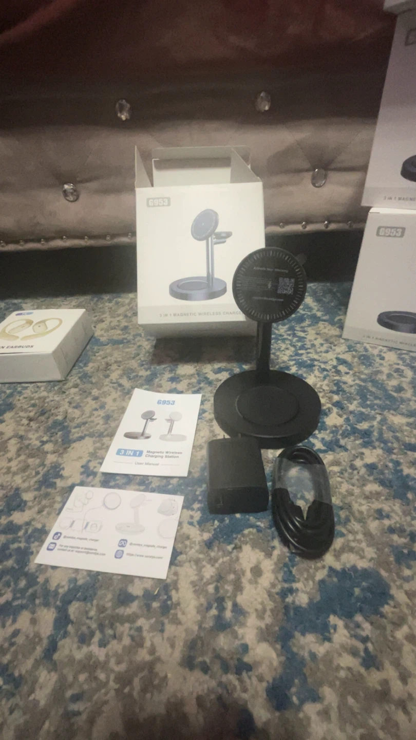 New 3 in 1 Magnetic Wireless Charger G953 - photo 5