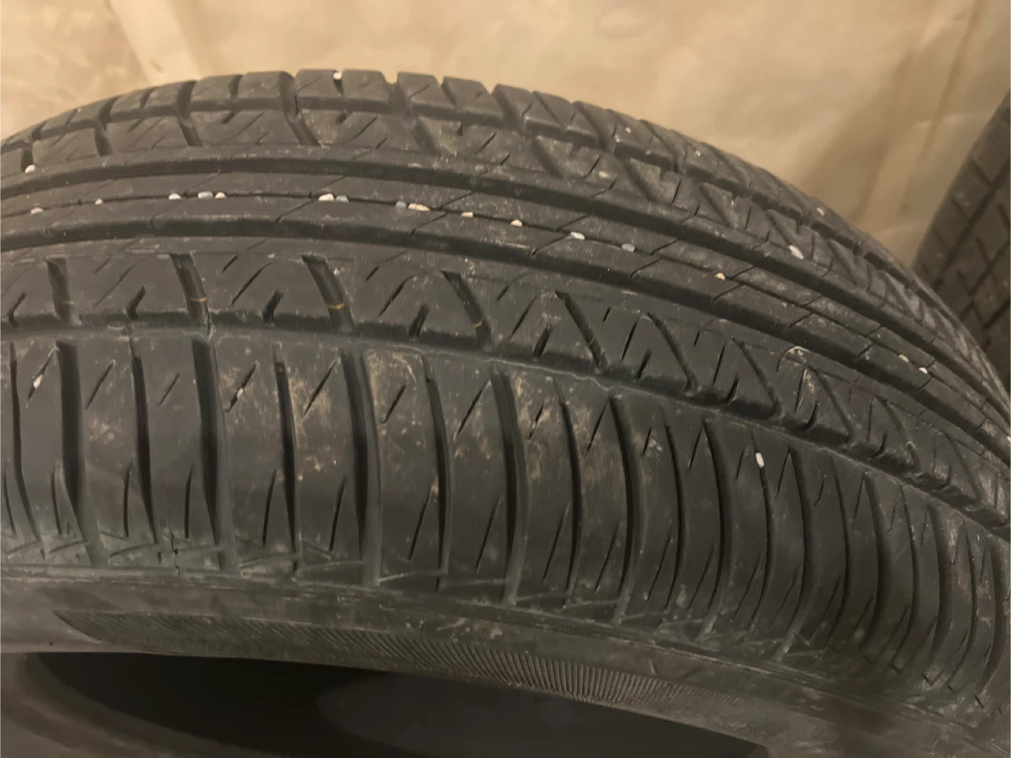 Motomaster M + S Tire 215/65R16. All season - photo 3