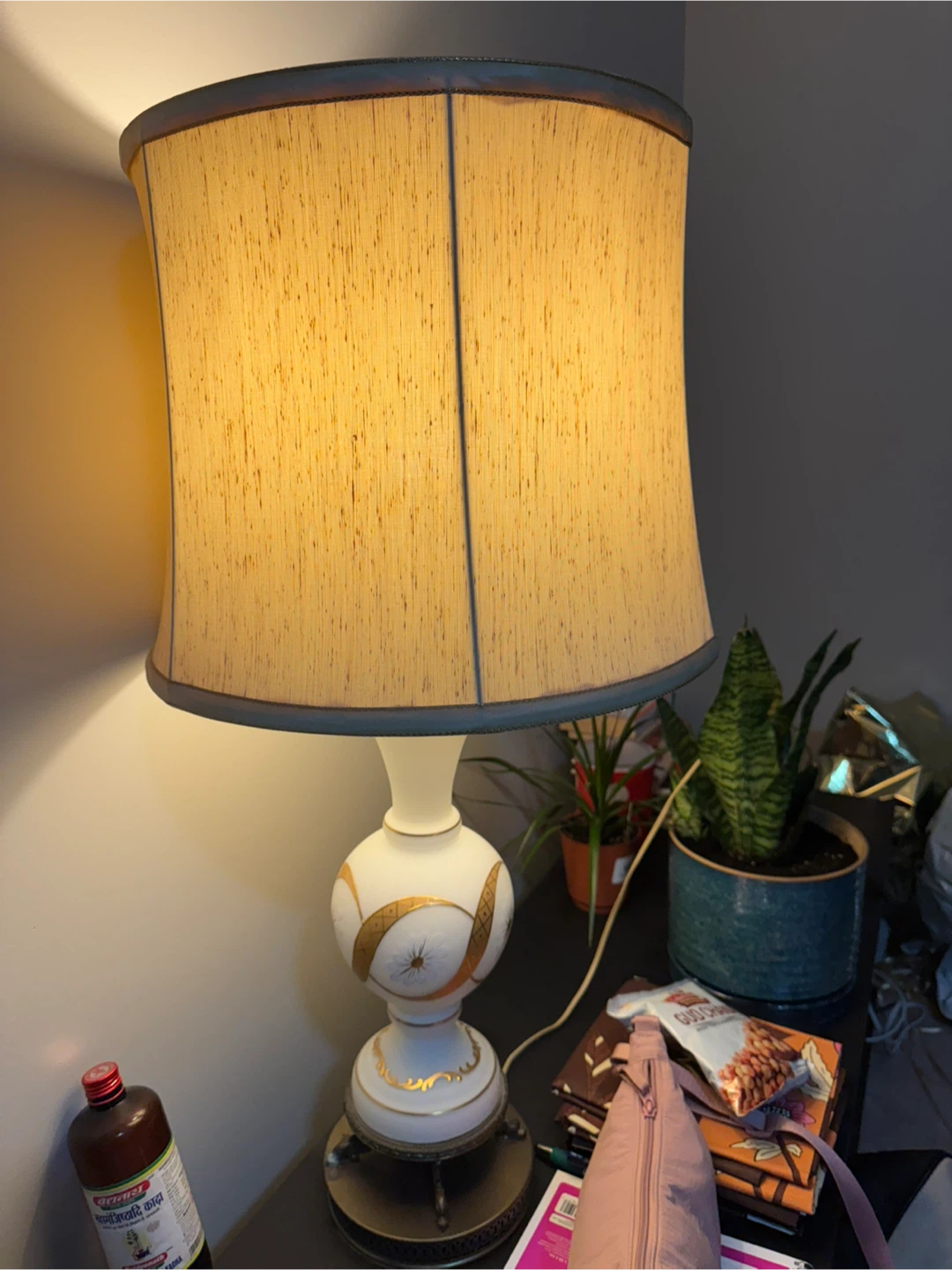 Vintage Table Lamp - Beige Shade - photo 4