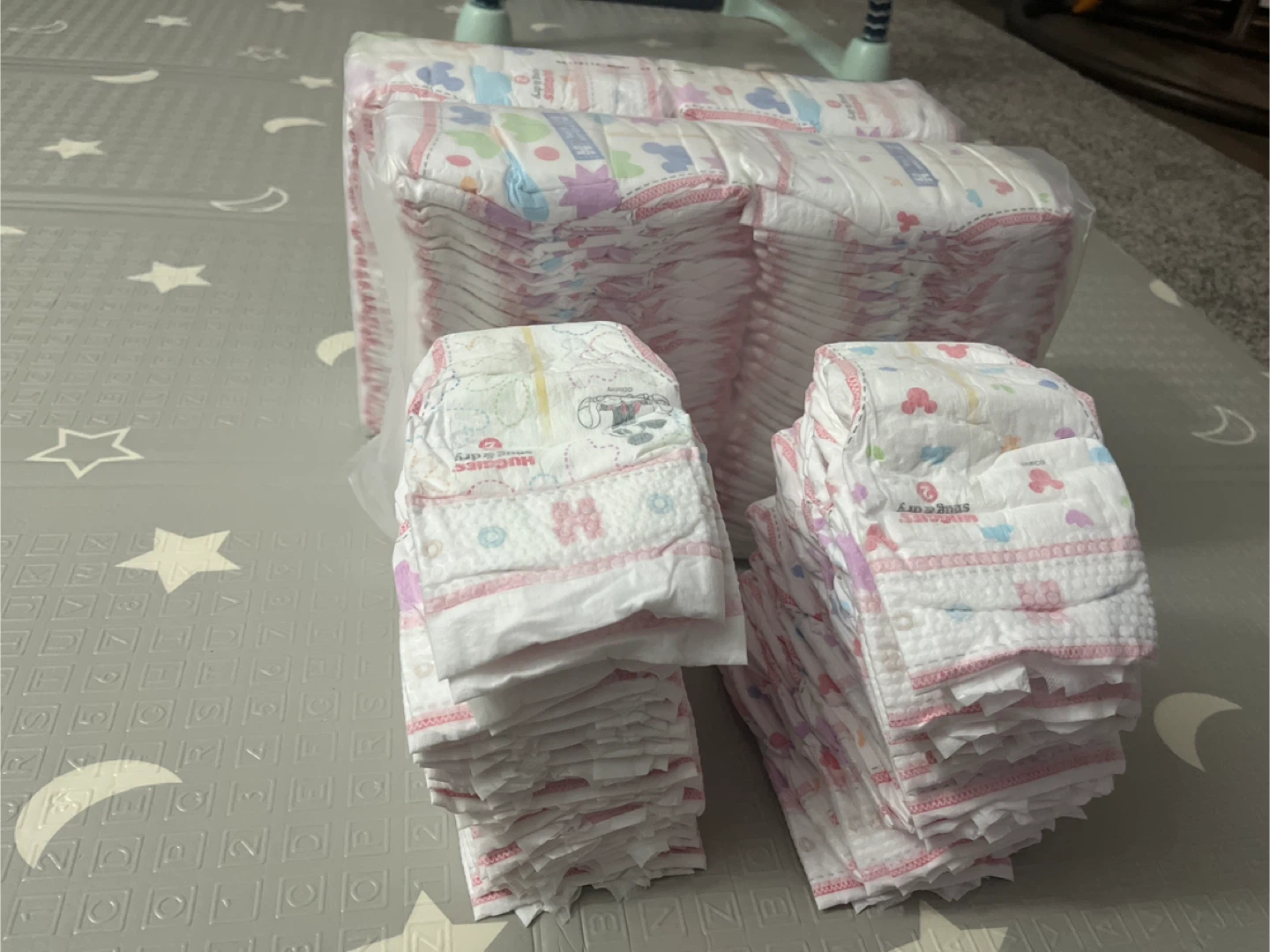 Huggies Snug & Dry Size 2 Diapers