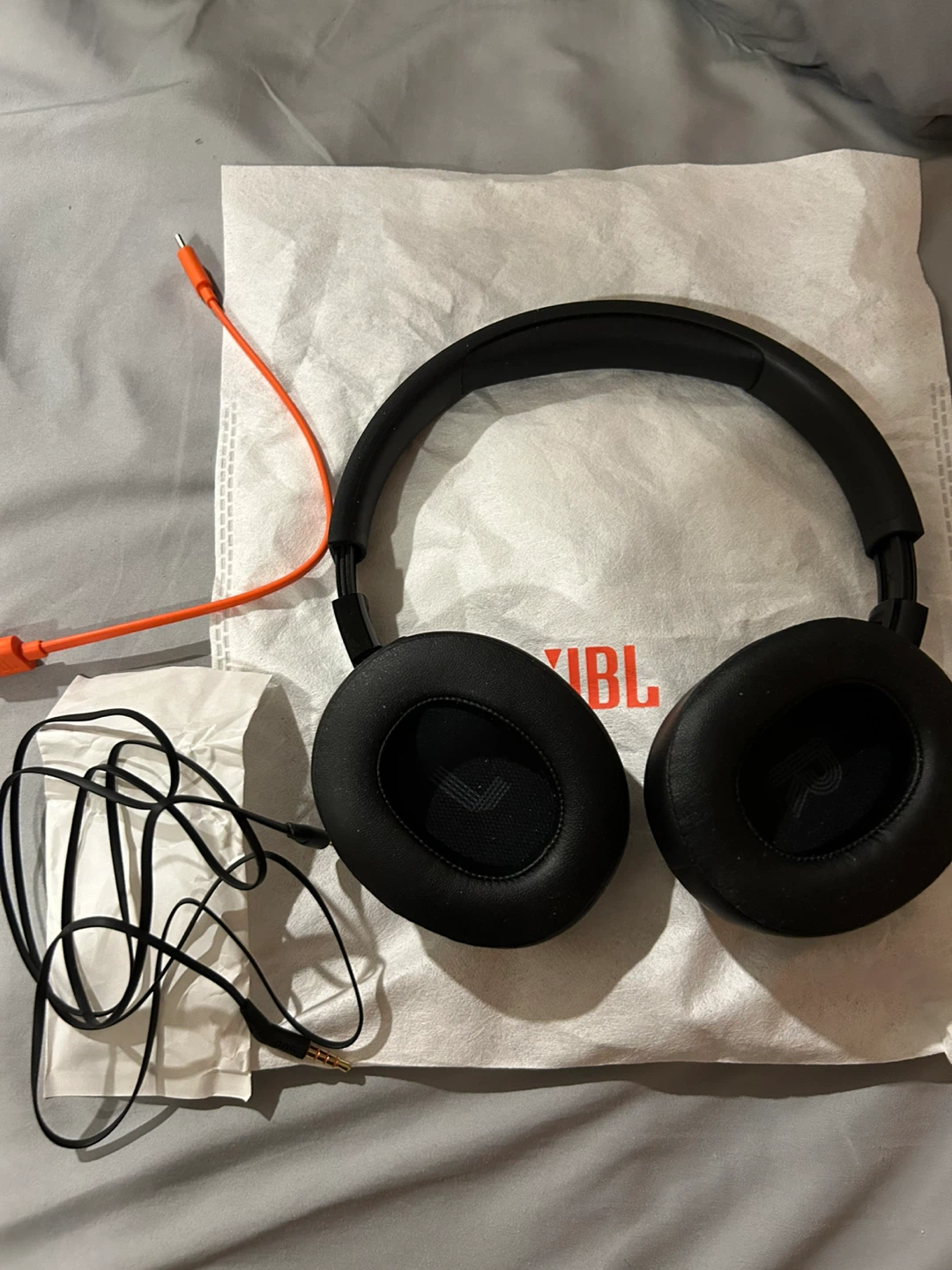 JBL Tune 720BT Headphones Great Condition - photo 3