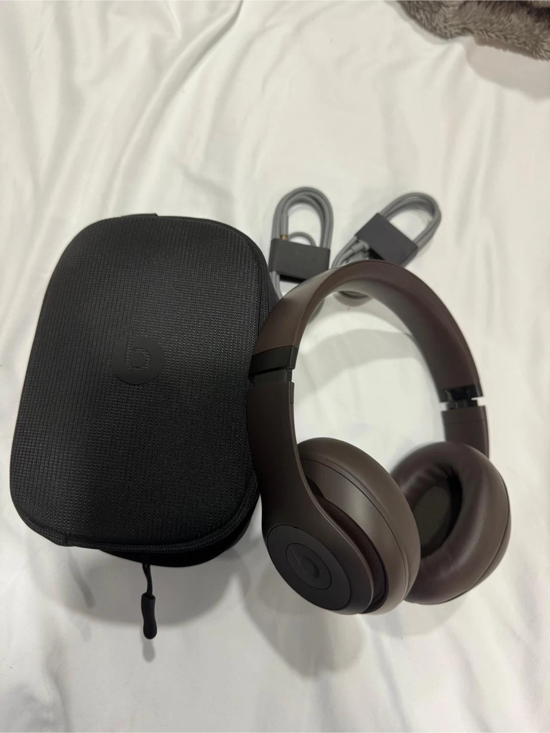 Beats Studio pro Wireless Headphones - Deep Brown