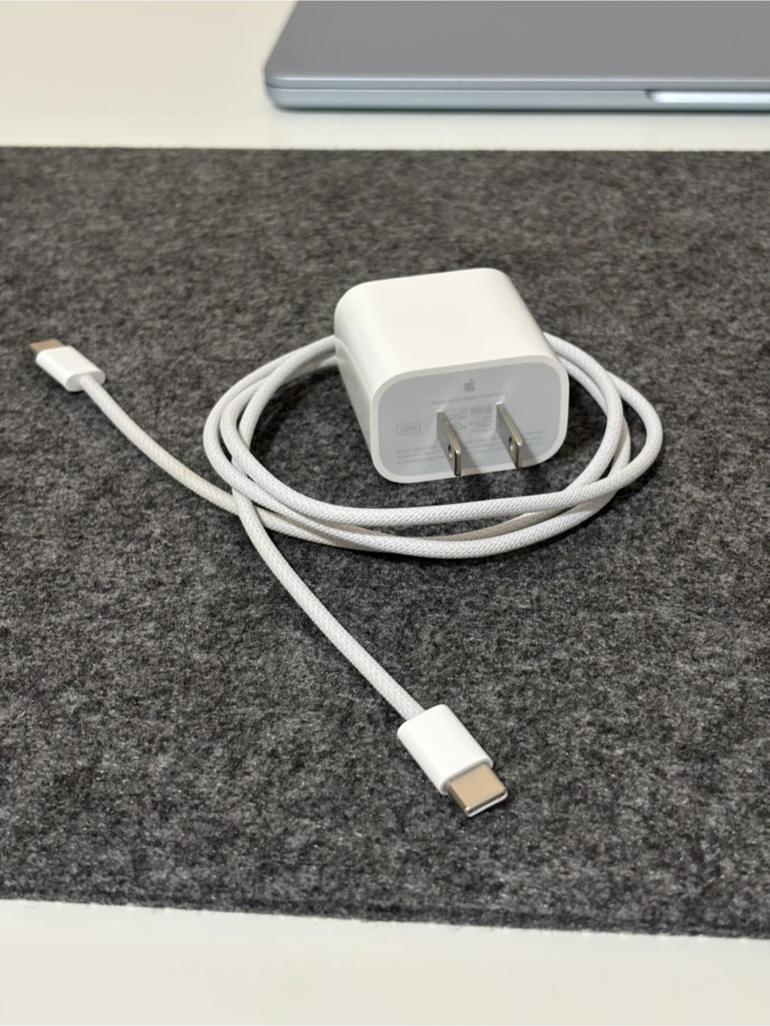 Apple 20W Charging Adapter + Cable