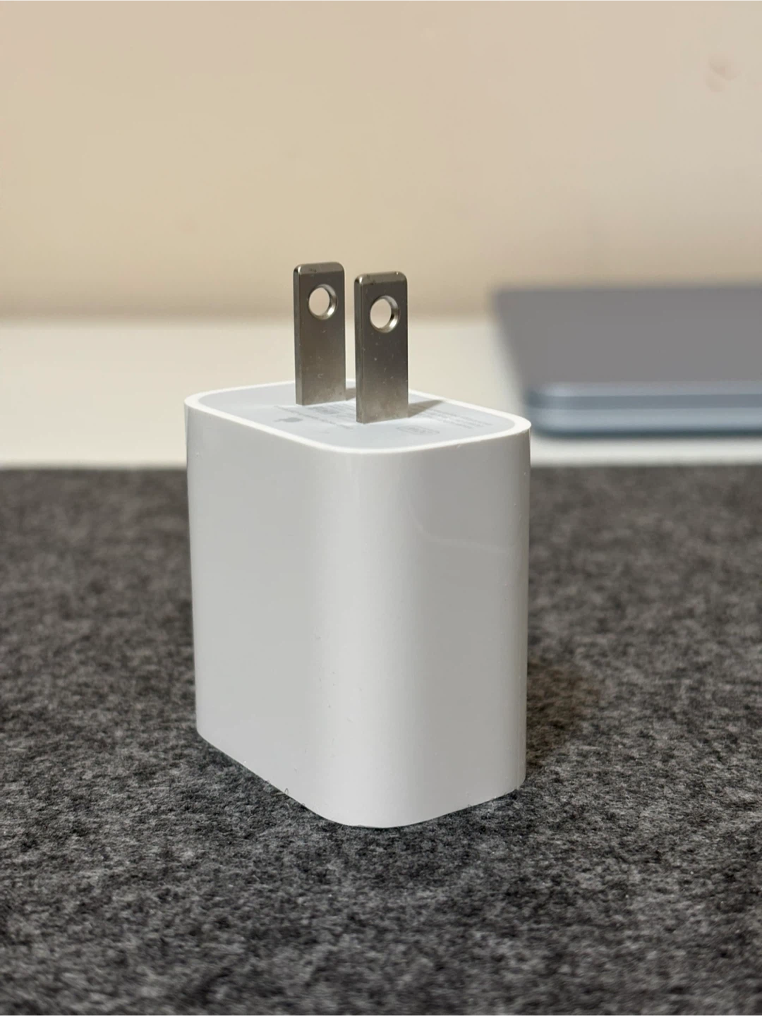 Apple 20W Charging Adapter + Cable - photo 2