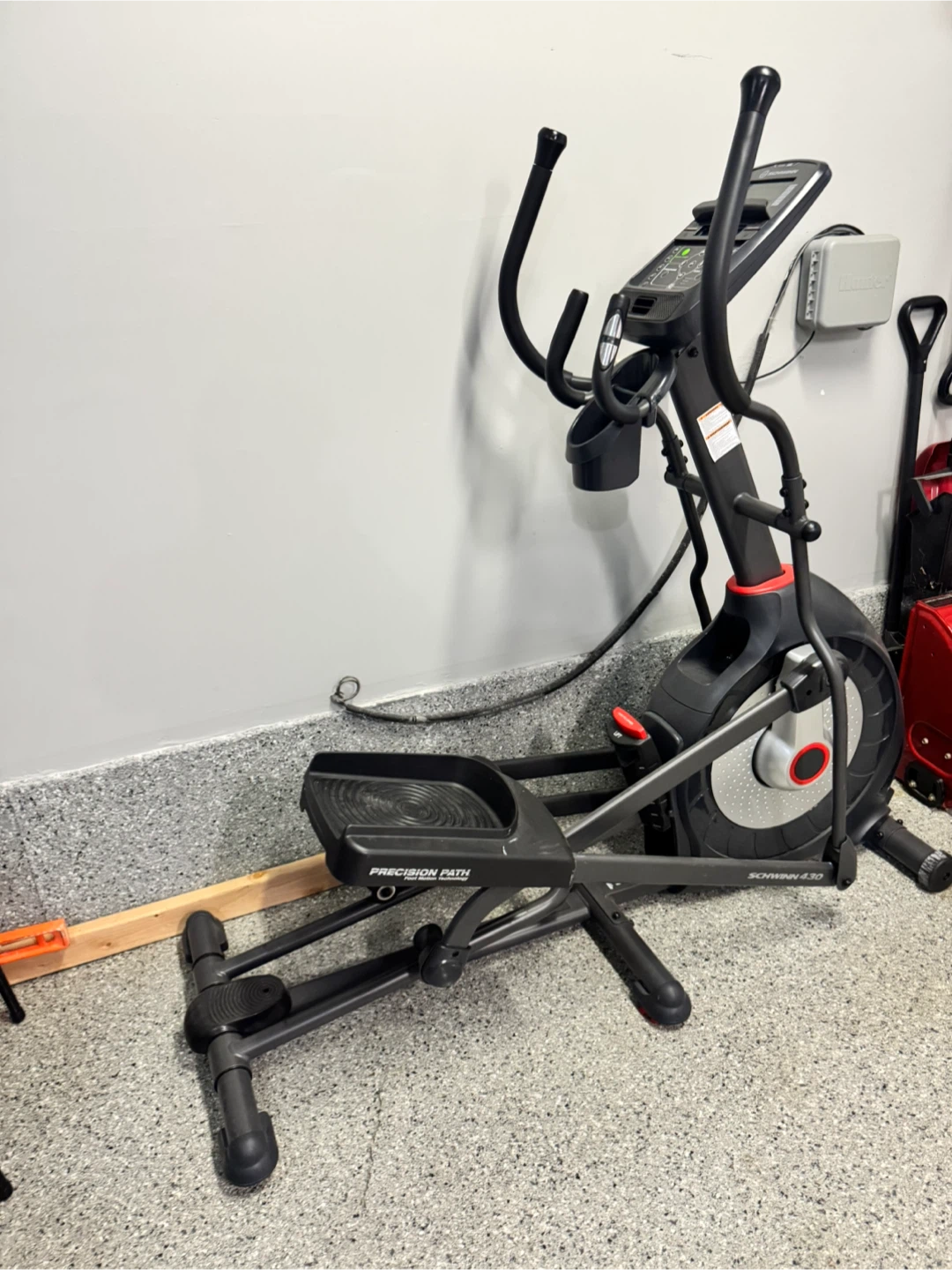Schwinn 430 Elliptical Machine