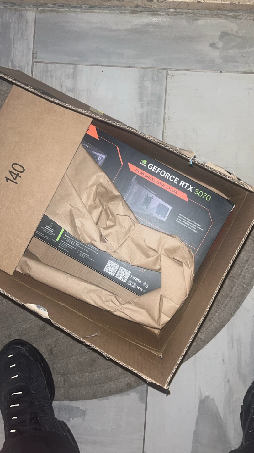 Carte Graphique Nvidia GeForce RTX 5070 - Neuve!
