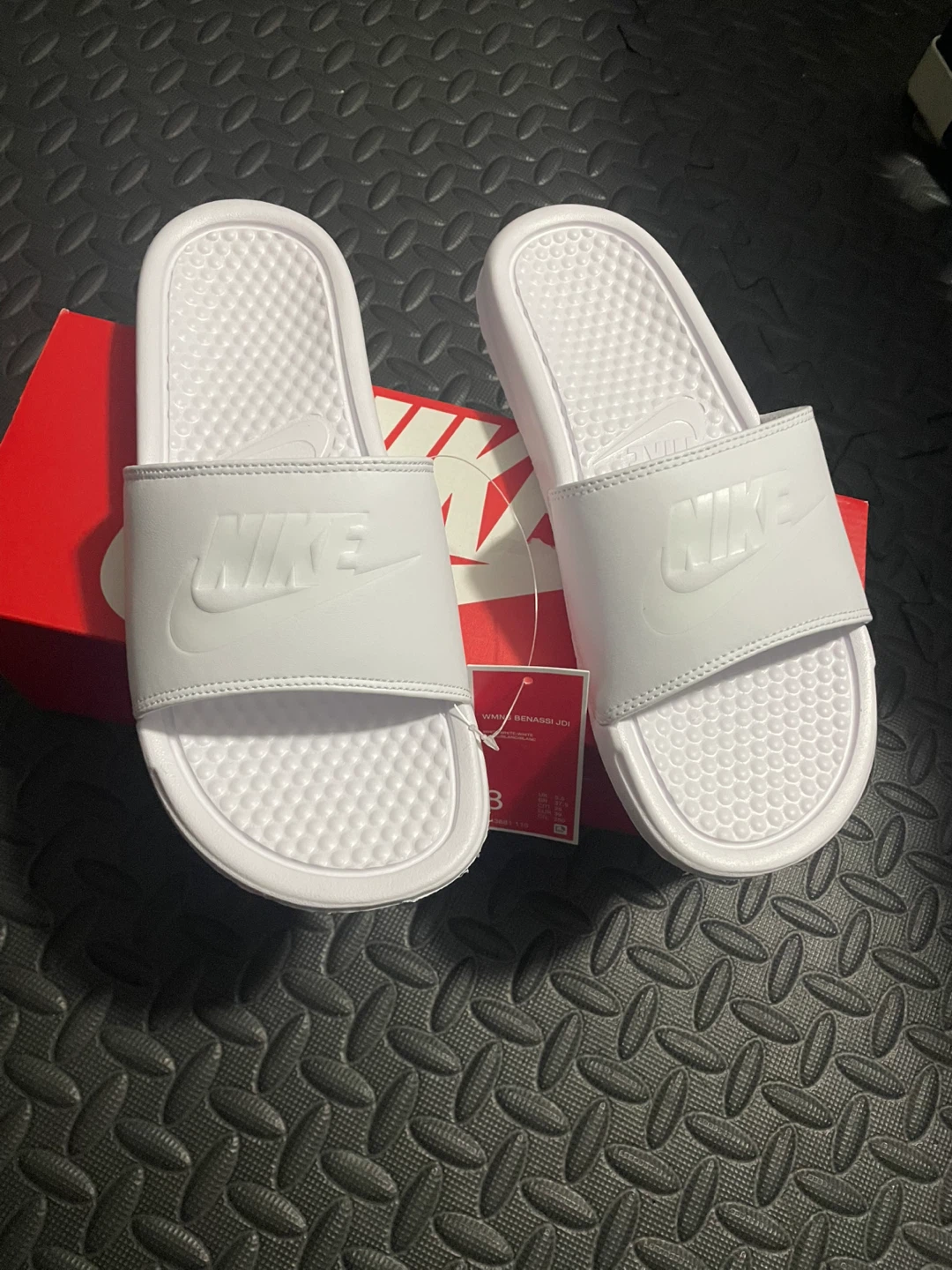 Brand new women’s Nike Benassi JDI Slides