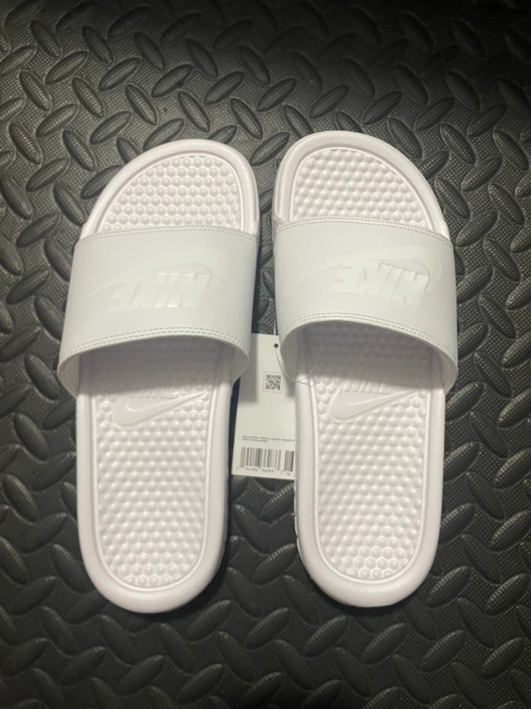 Brand new women’s Nike Benassi JDI Slides - photo 3