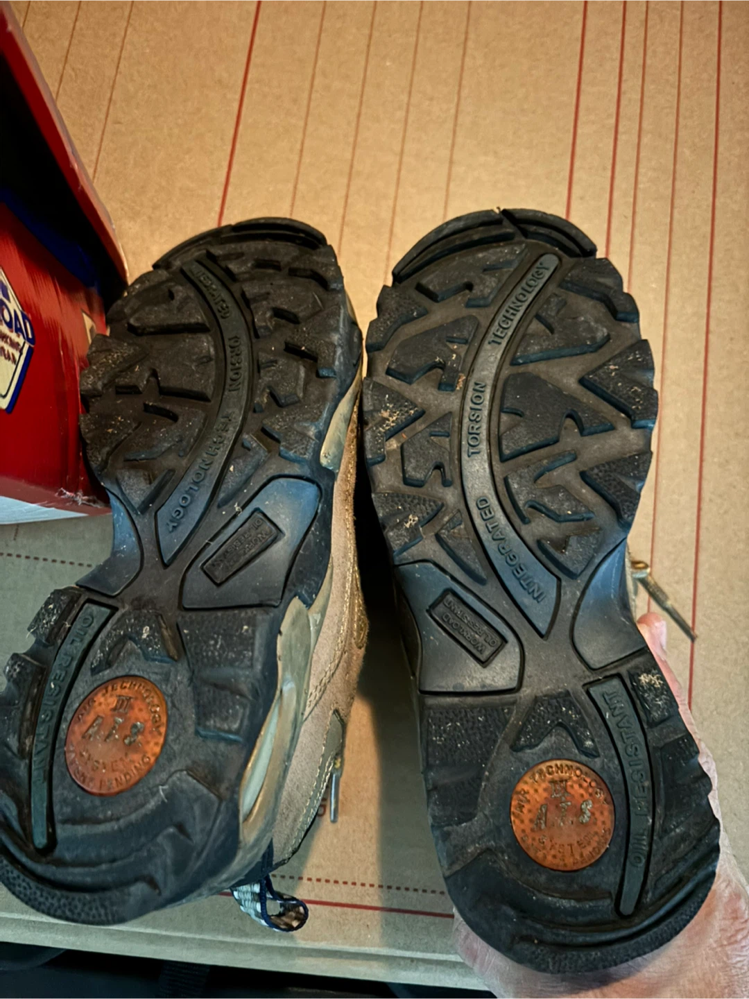 Used WindRiver Venus Hiking Shoes - Size 6 - photo 2