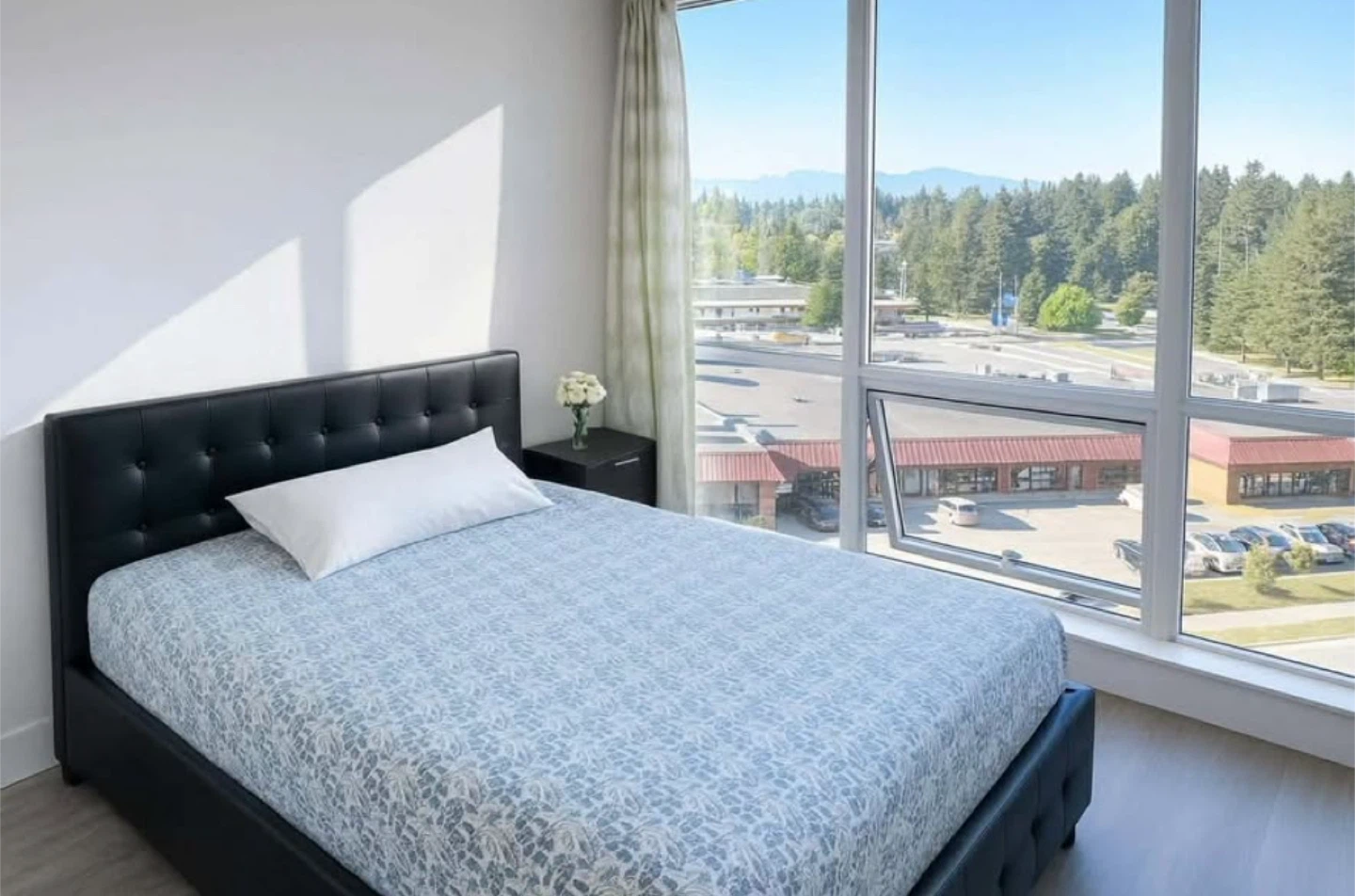 Pet Friendly 2 Beds 2 Baths - Surrey Downtown - photo 5