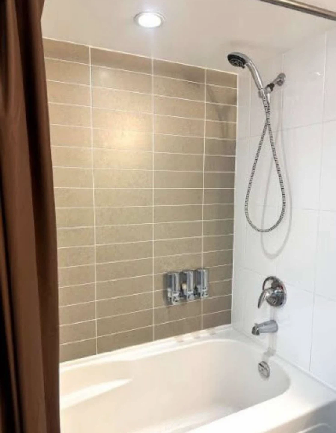 Pet Friendly 2 Beds 2 Baths - Surrey Downtown - photo 3