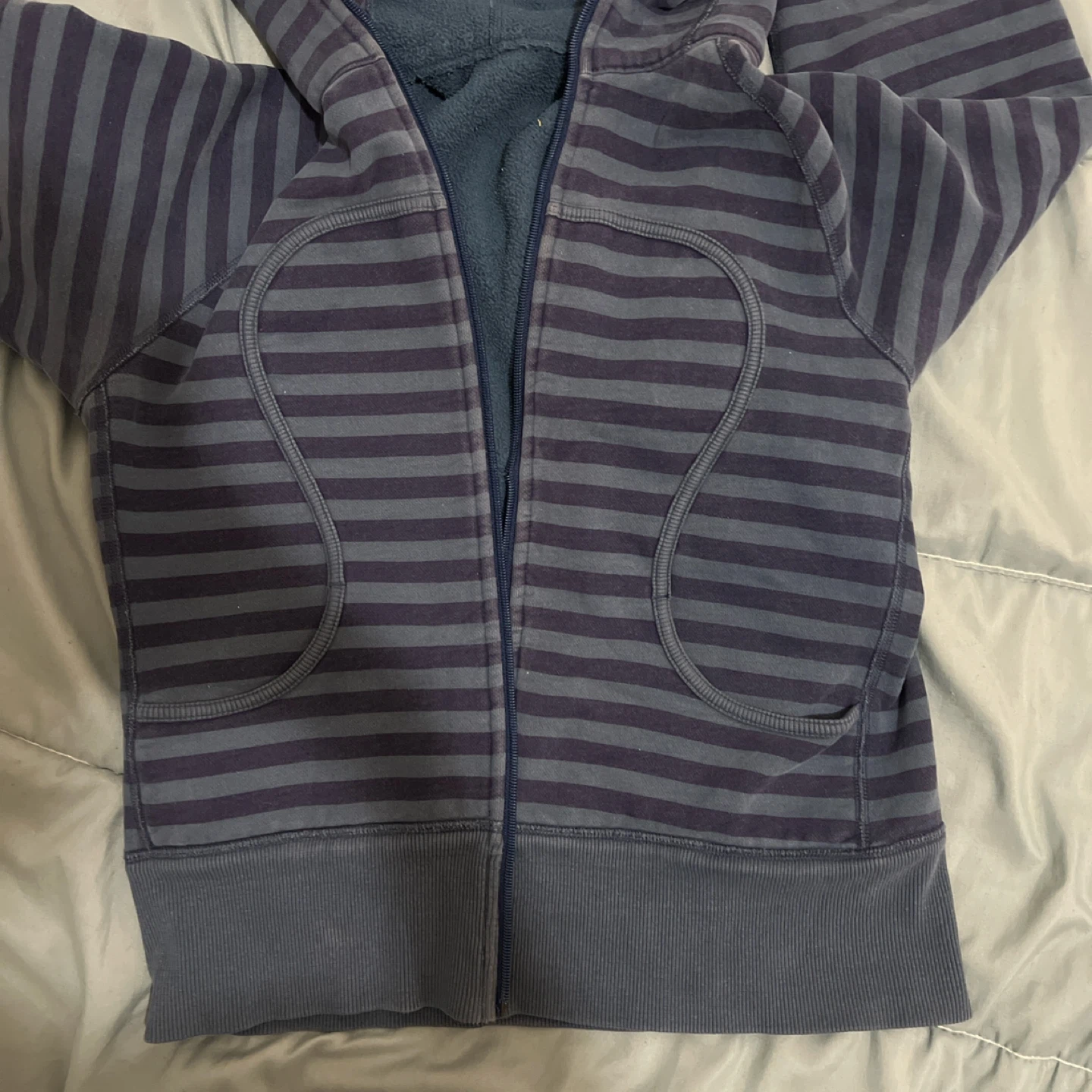 Lululemon Striped Scuba Hoodie - photo 2