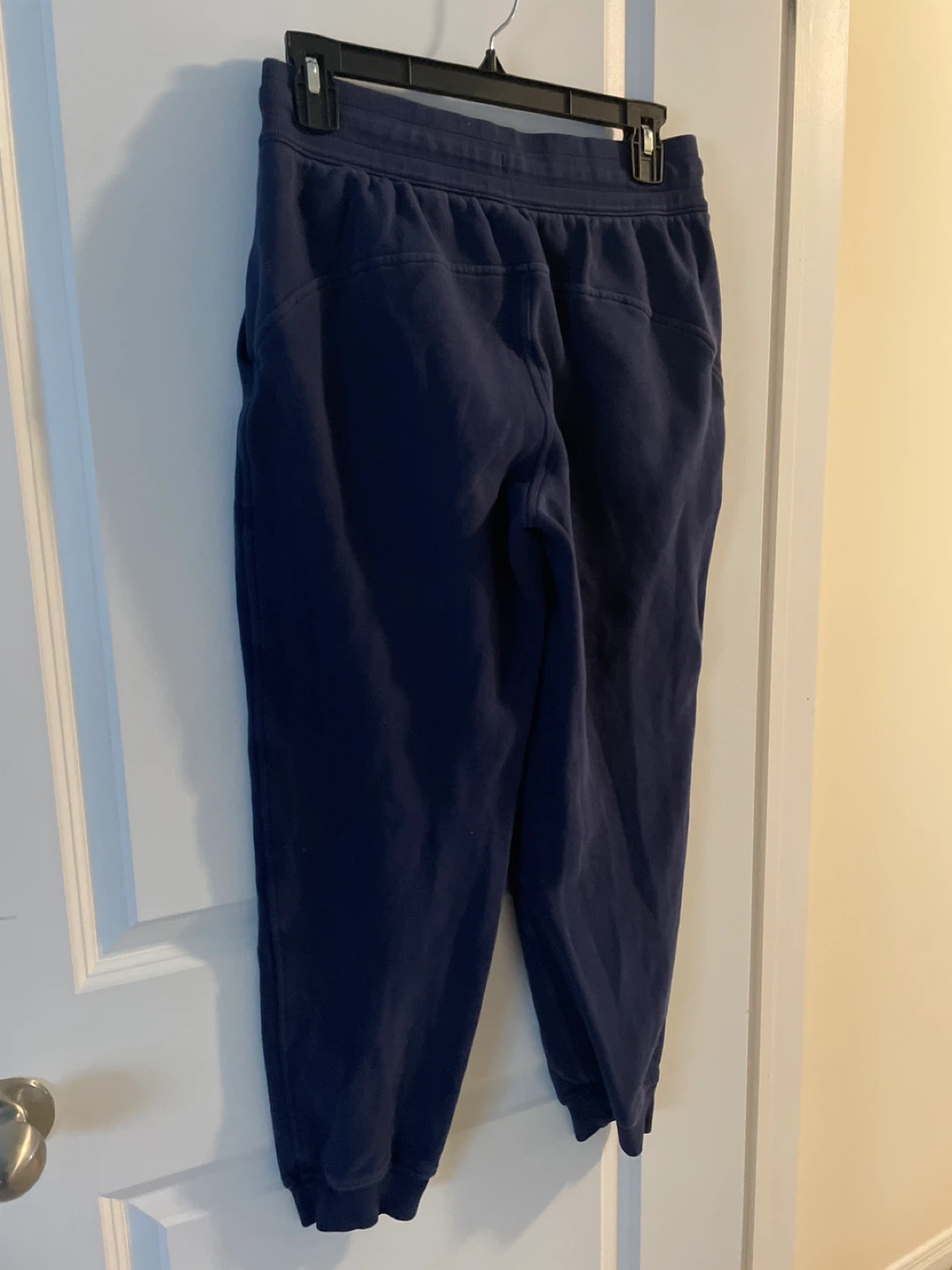 Lululemon jogger pants size 6 like new for women - photo 3
