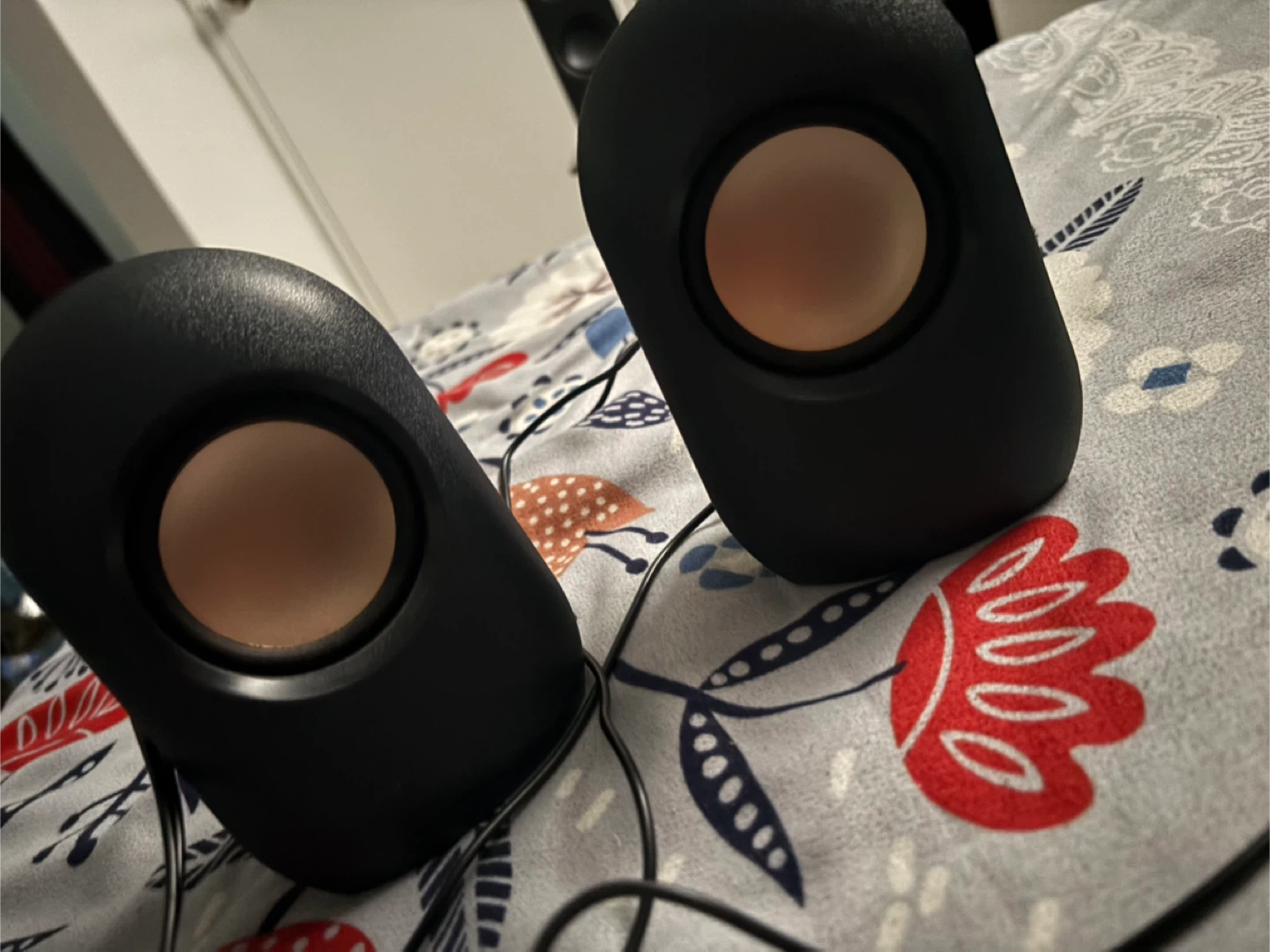 Onn desktop wired speakers
