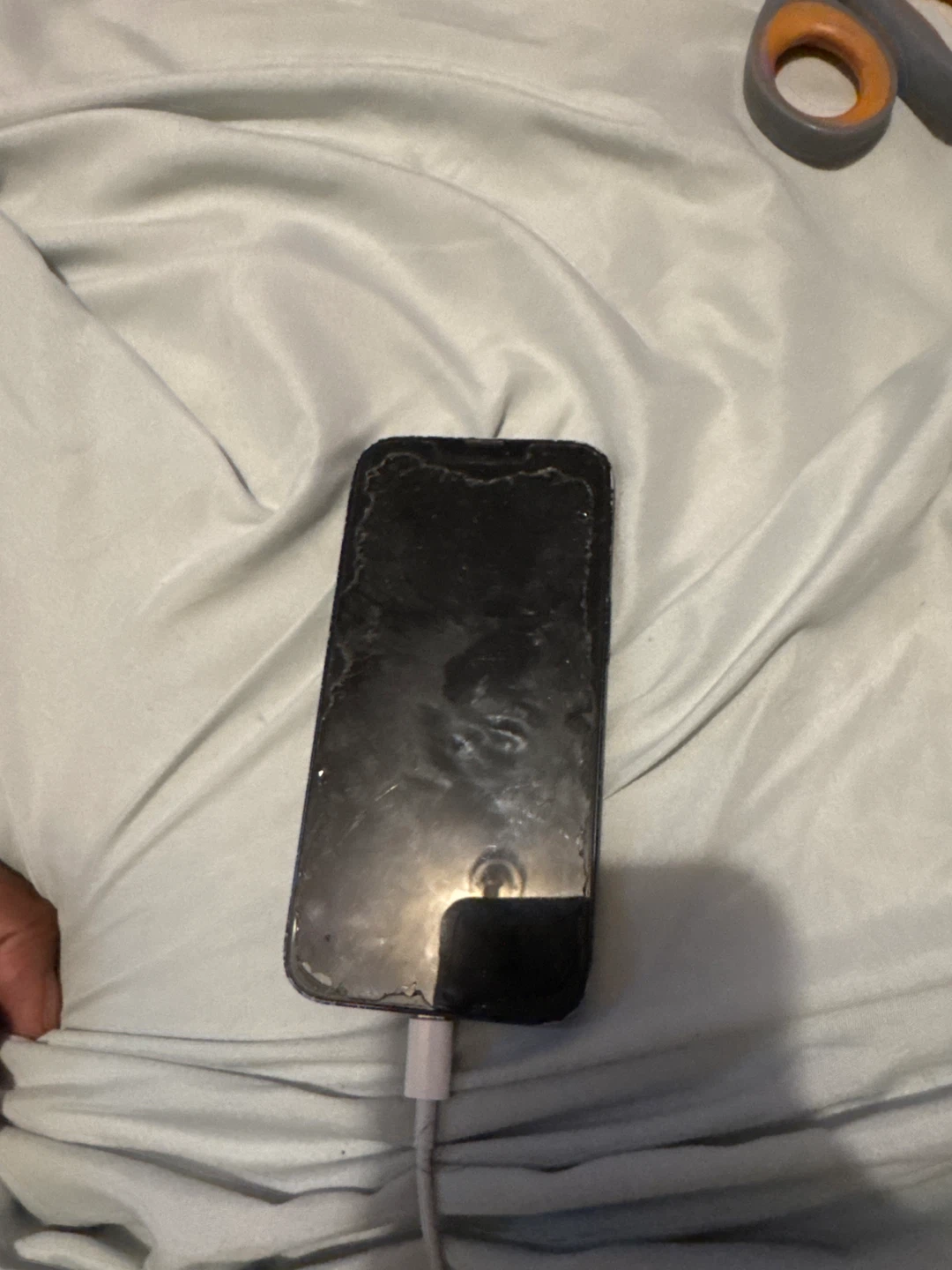 Damaged iPhone 13 - For Parts
