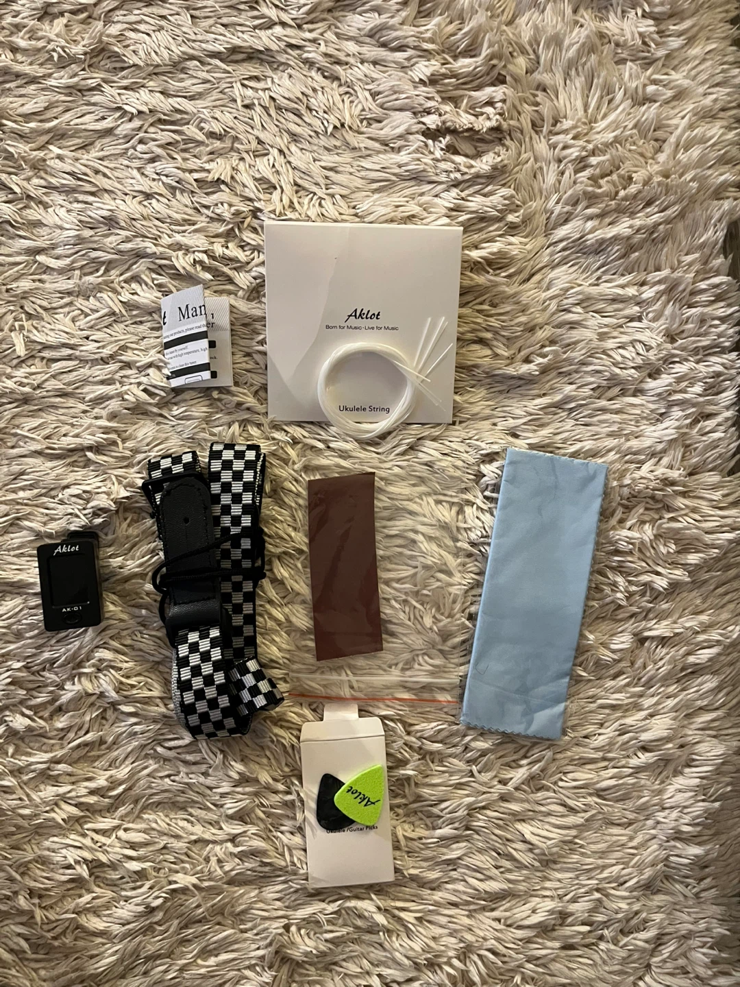 Aklot Ukulele with Accessories - photo 5
