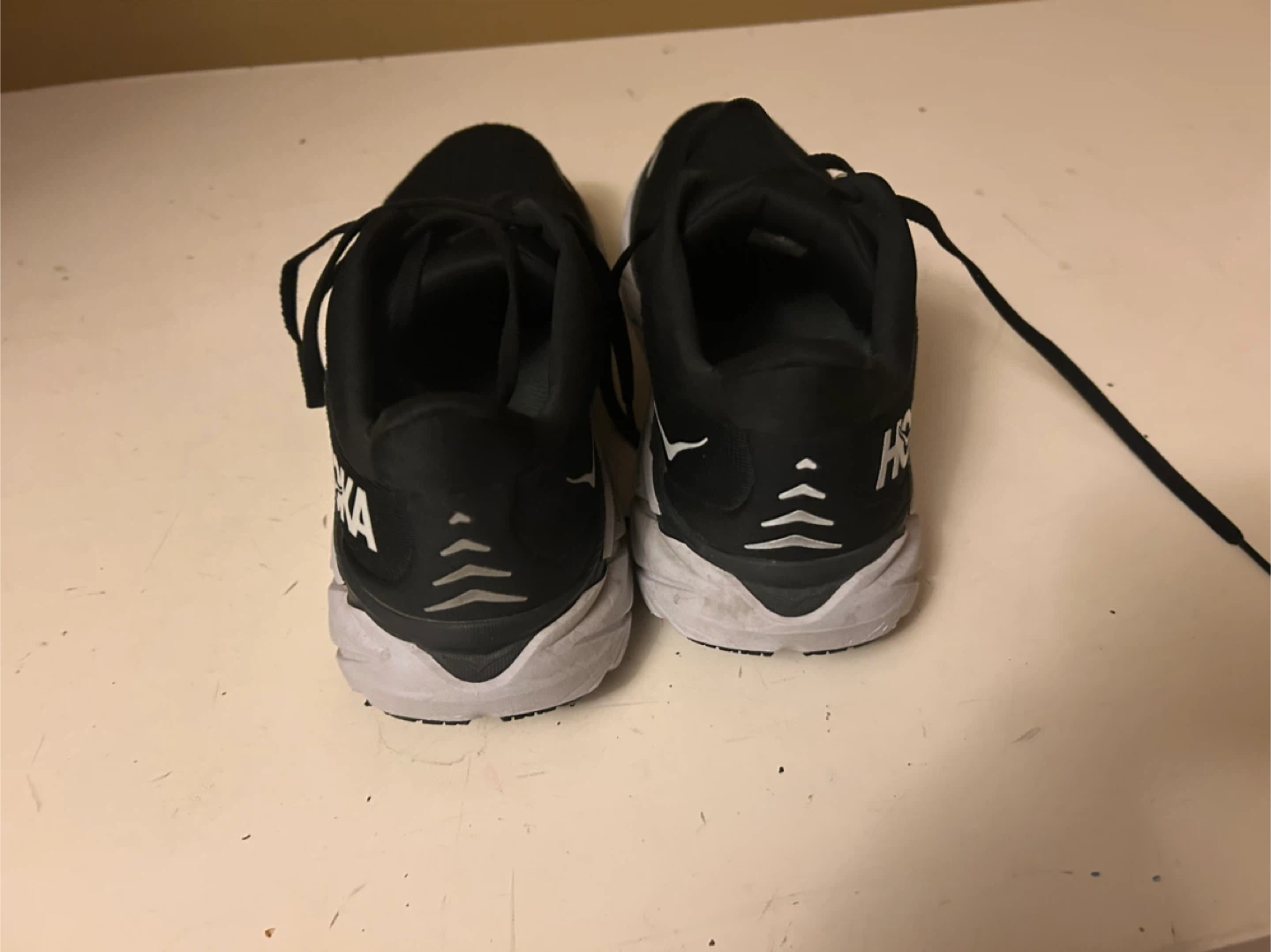 Hoka new never worn  Clifton 9.5 ladies Black Running Shoes - photo 3