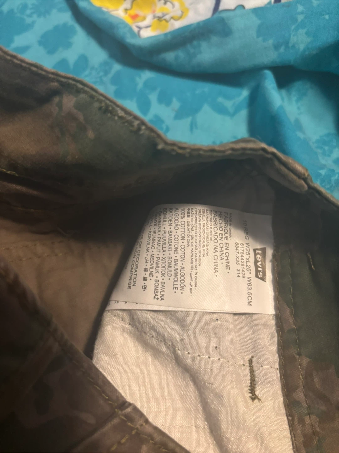 Levi's Camo Cargo Pants - Size W25 L25 - photo 2