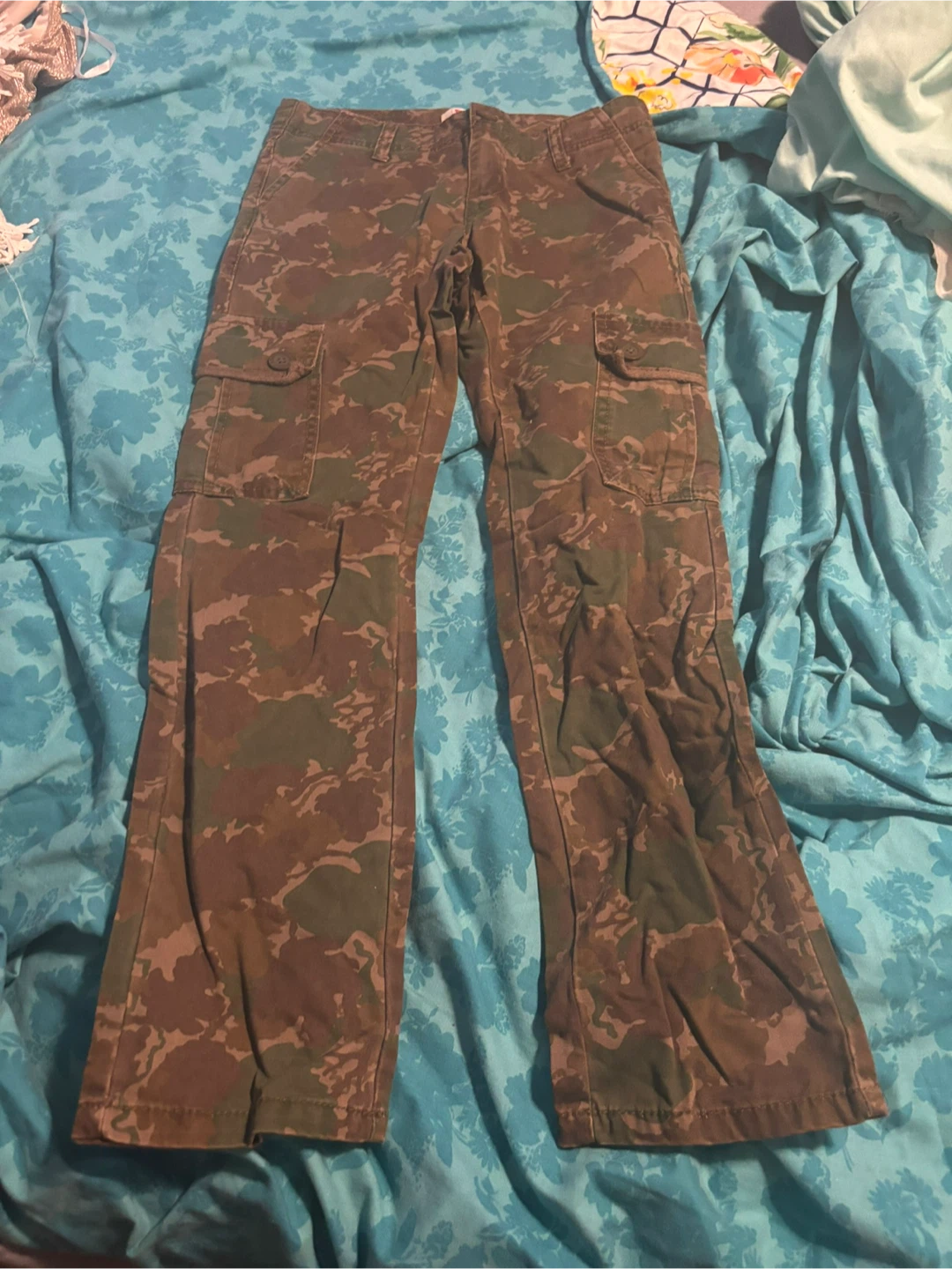 Levi's Camo Cargo Pants - Size W25 L25