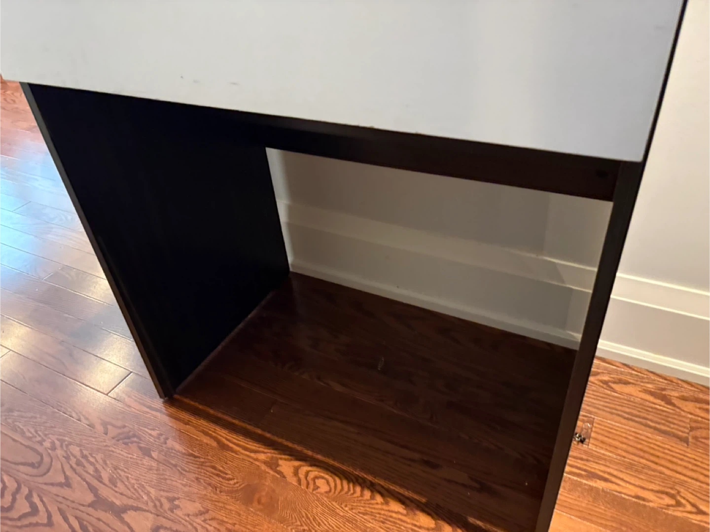 Dark Brown Vanity Table