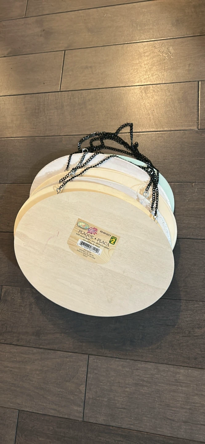 6 Wood Plaques with Metal Chains