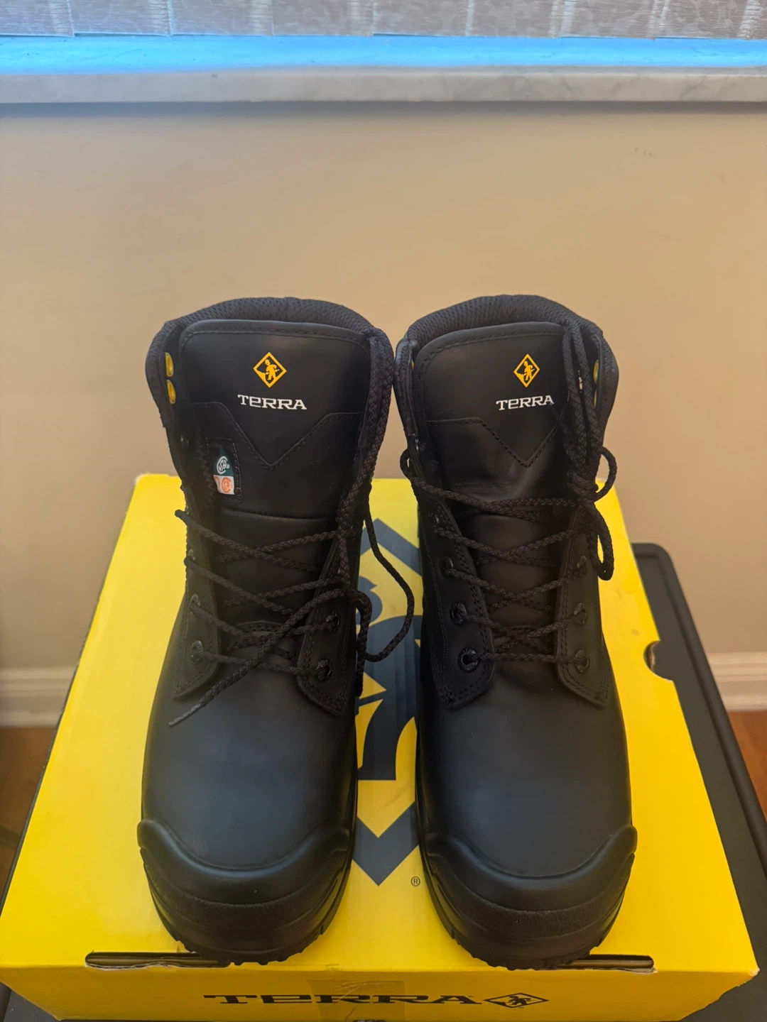 Men’s safety boots for sale!!