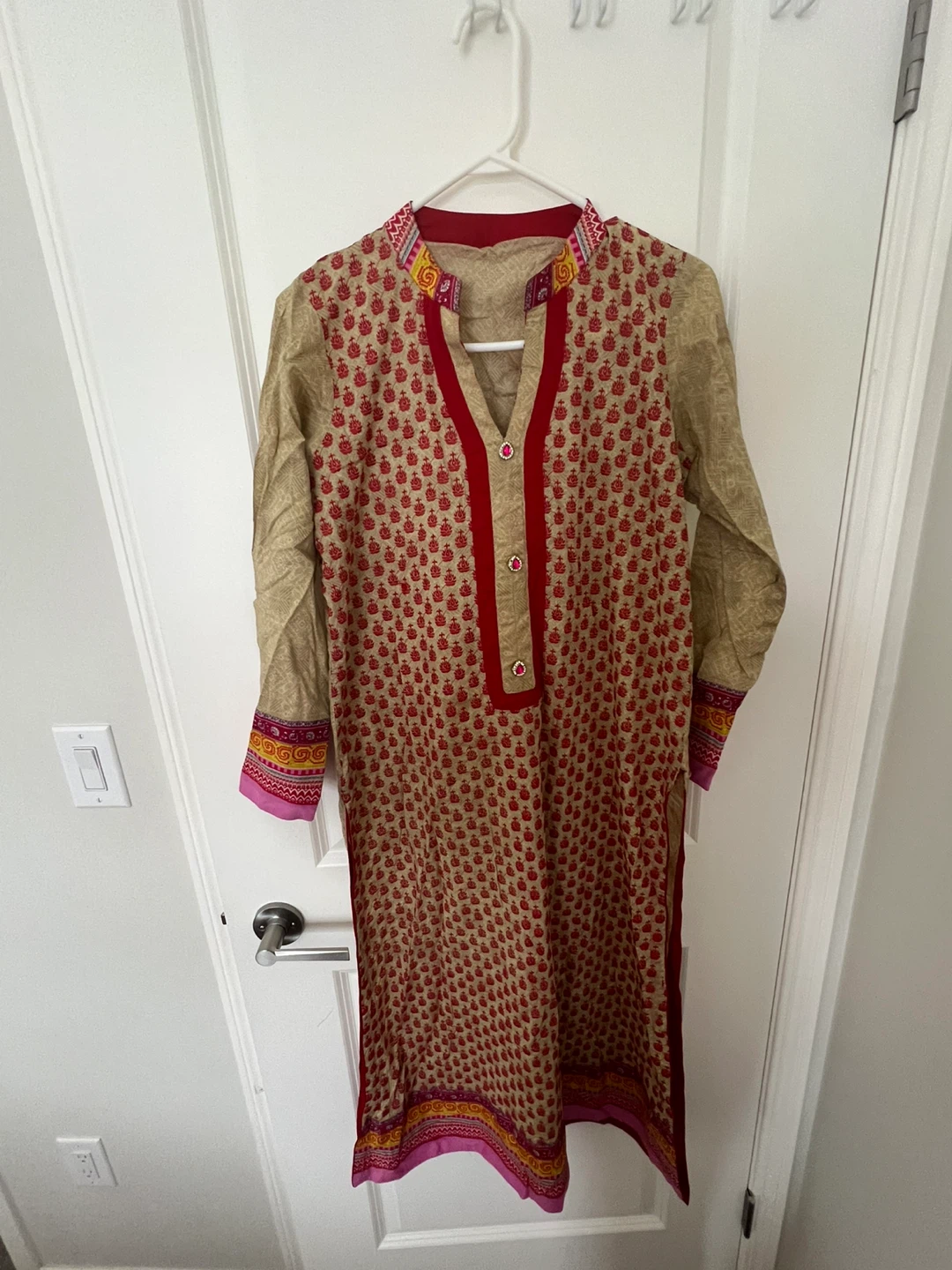 Salwar Kameez Suit - Traditional Outfit - photo 2