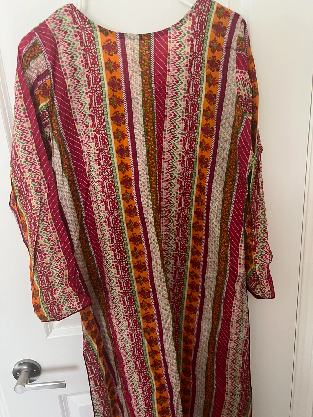 Salwar Kameez Suit - Traditional Outfit - photo 3