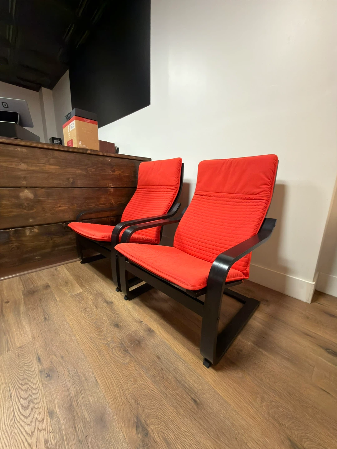 Pair of IKEA Poang Chairs - Red - photo 5