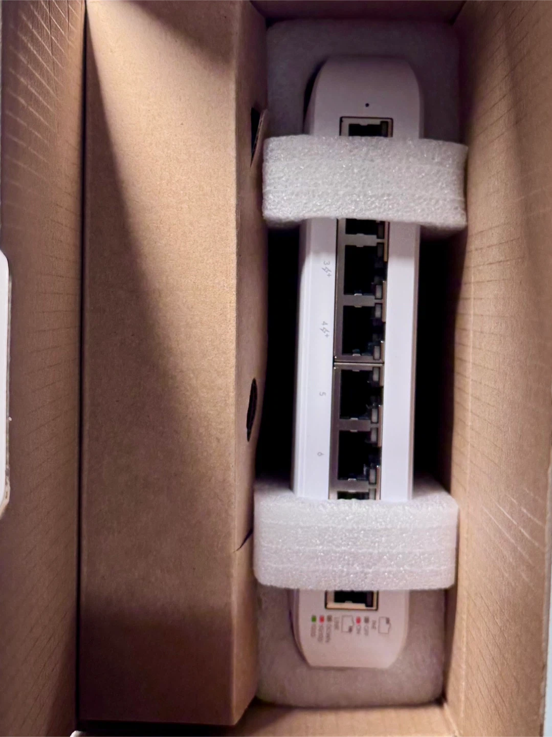 UniFi Lite 8 PoE Switch - photo 5