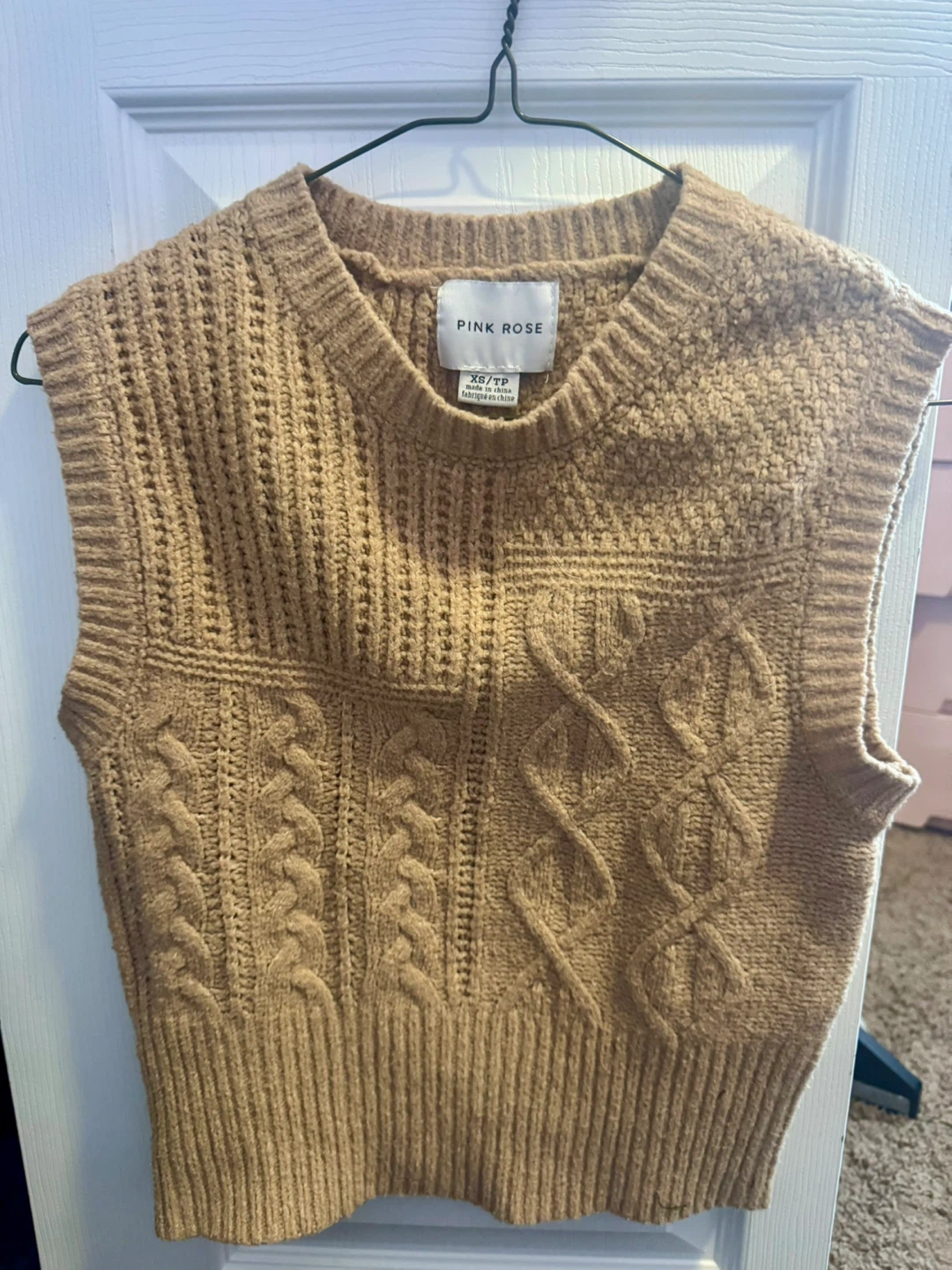 $10 all 3 items of Girls Tops– XS – Like New (3 pcs) - photo 3