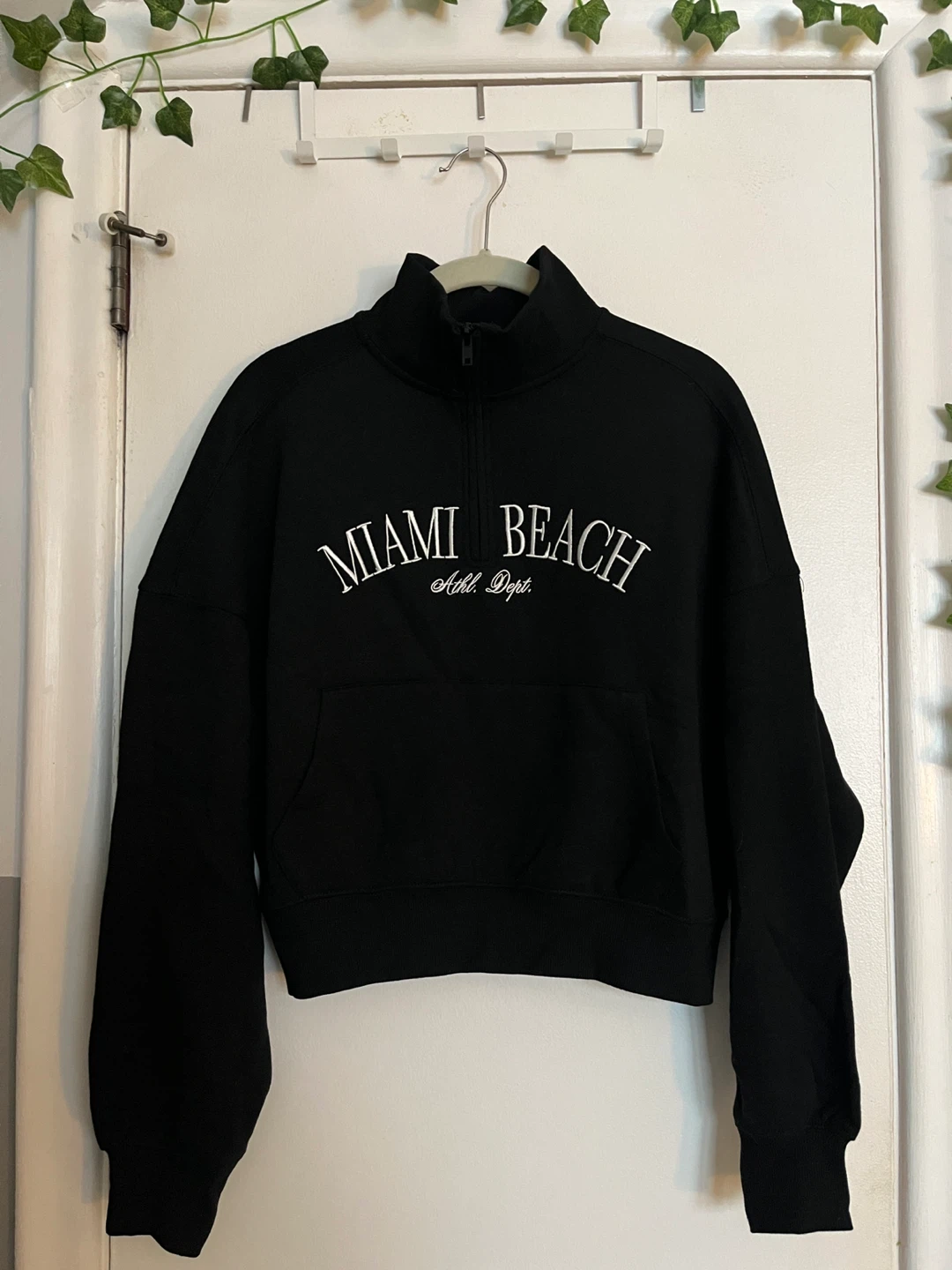 Black Quarterzip - Size S