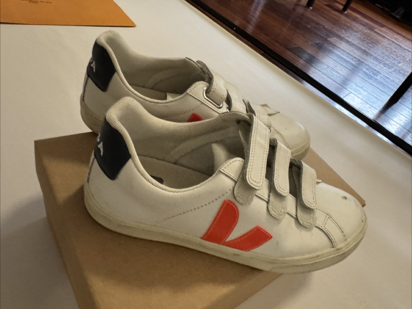 Veja Velcro Sneakers Size US 7