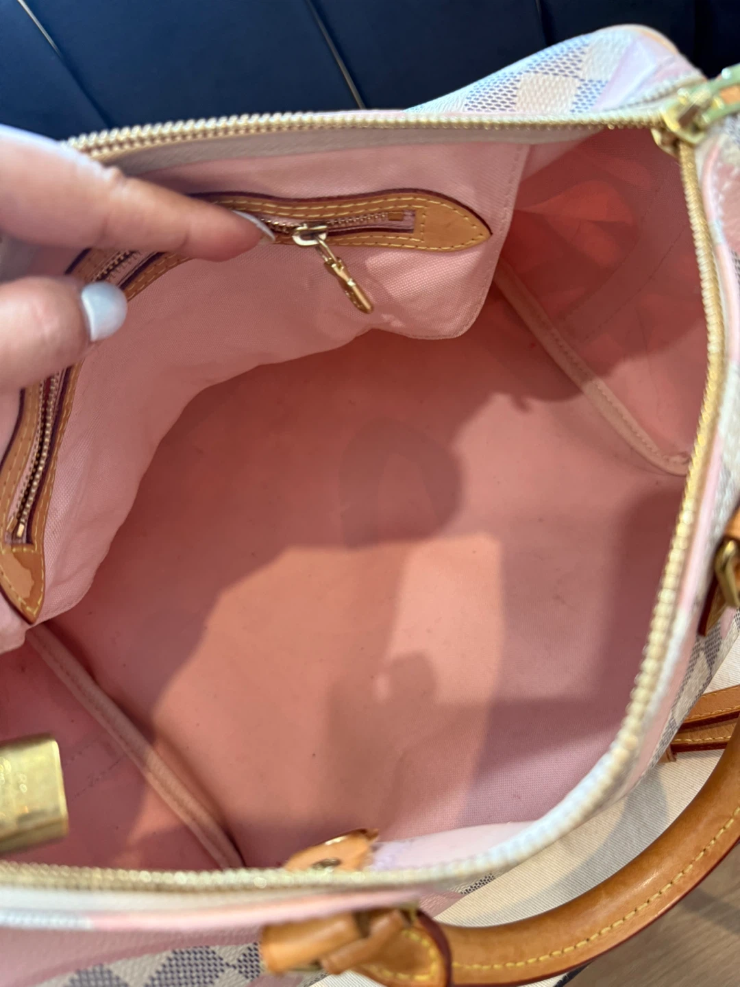 Louis Vuitton Pink Speedy Bag - photo 4