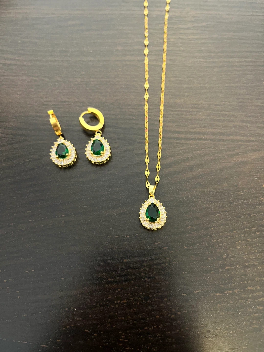 Necklace earring set