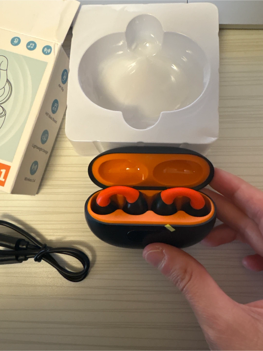 Q71 Wireless Earbuds, New in Box - photo 2