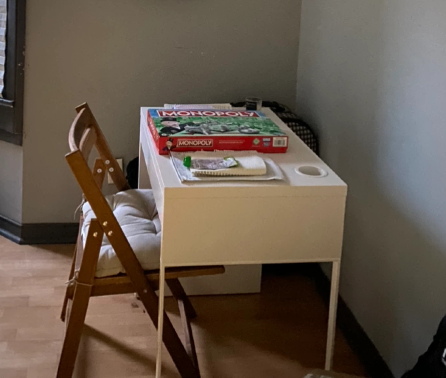 IKEA Micke Desk - White - photo 3