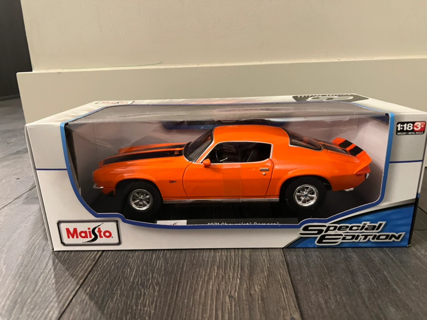 Maisto 1971 Chevrolet Camaro Diecast Model Car