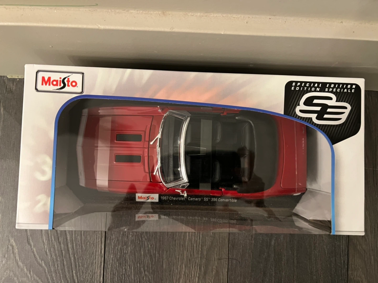 Maisto 1967 Chevrolet Camaro SS 396 Convertible 1:18 - photo 2