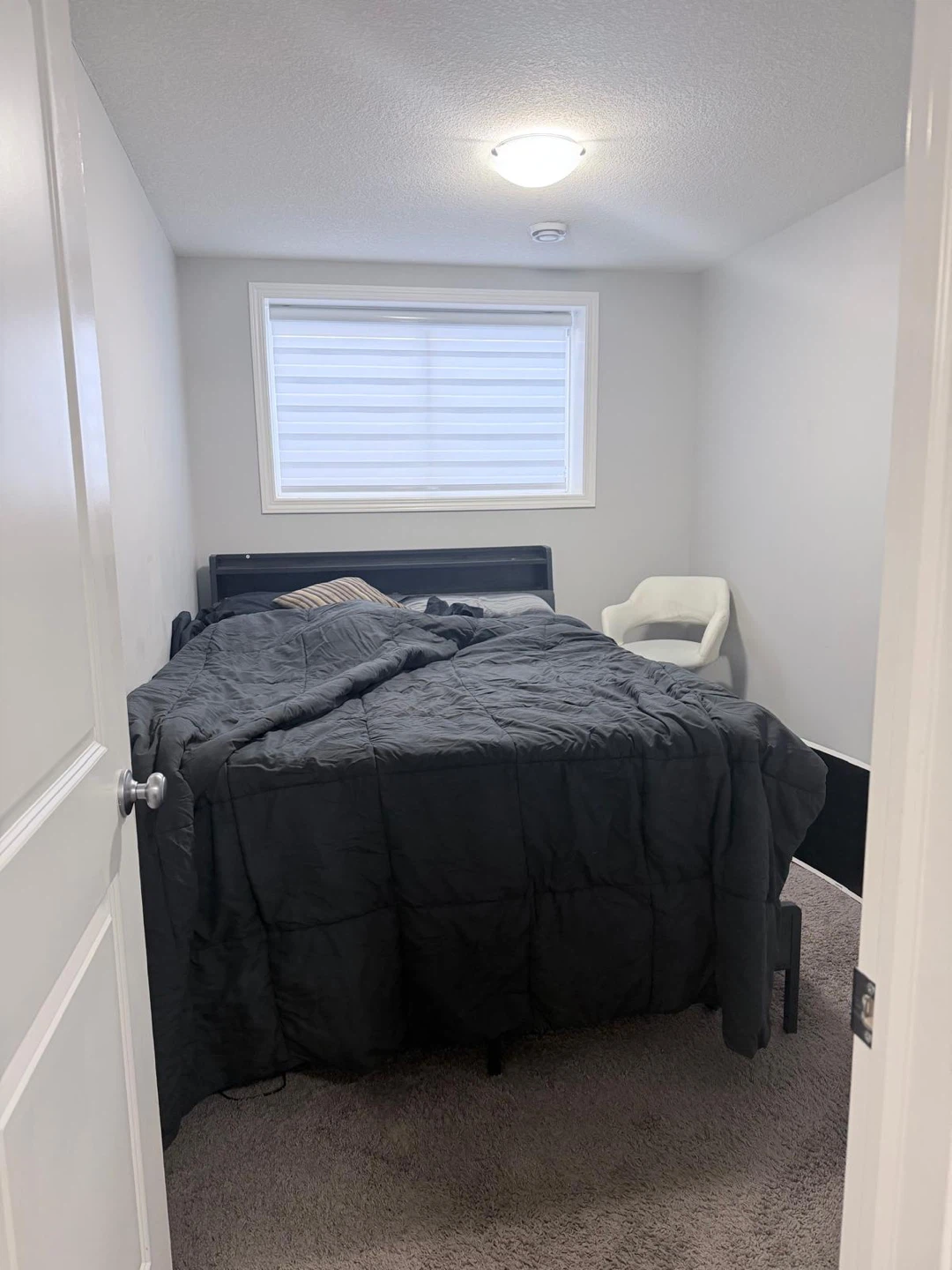 1 bedroom basement in Legacy - unfurnished - photo 4
