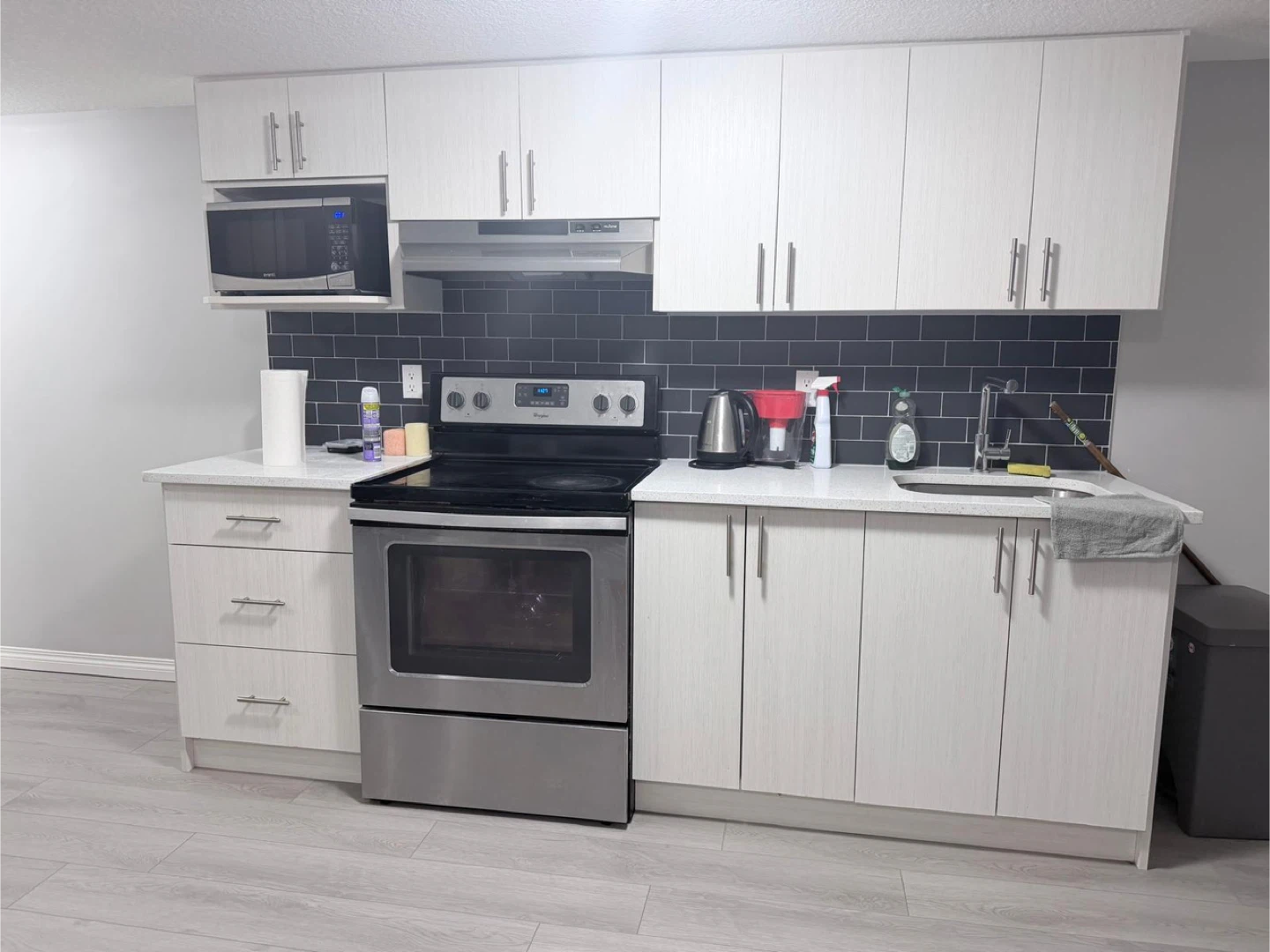 1 bedroom basement in Legacy - unfurnished - photo 2