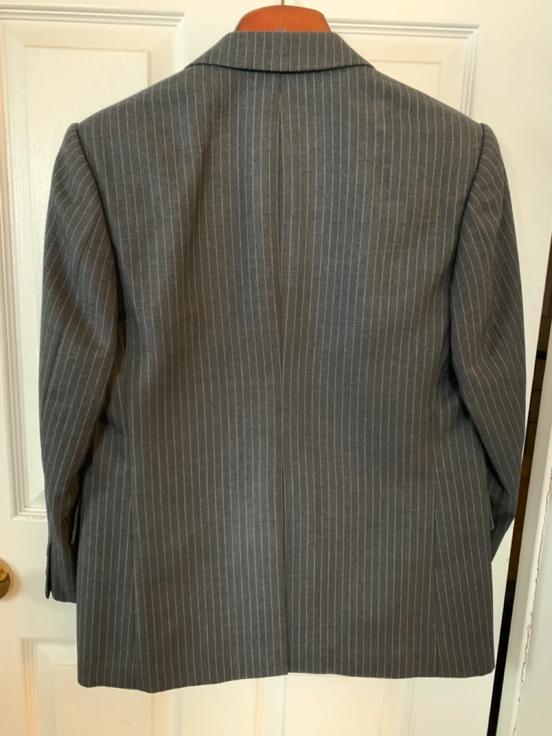 Men's Medium Size Charcoal Grey Pinstripe Suit - photo 5