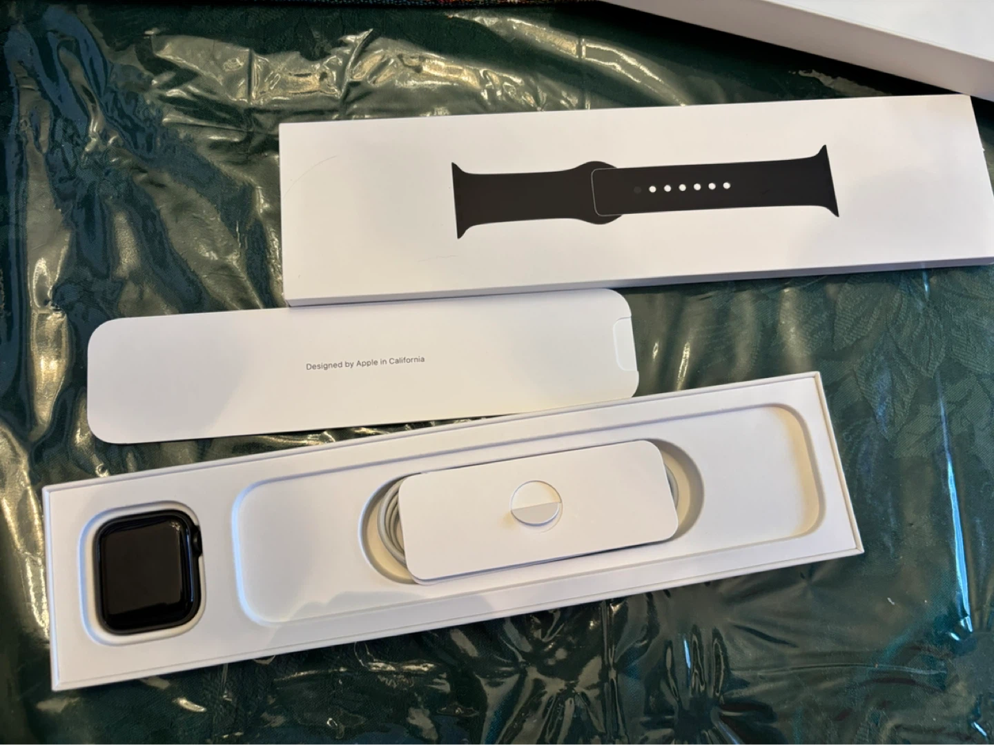 Apple Watch SE 40mm Space Gray Aluminum