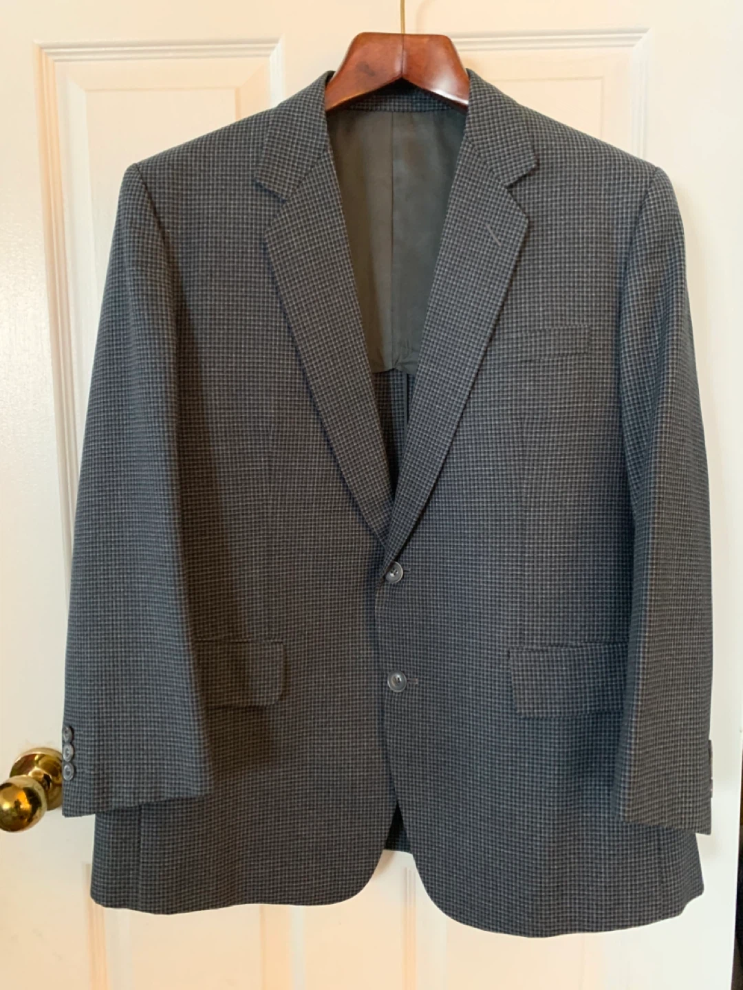 Men's Medium Size Checkered Suit Jacket & Pants Set