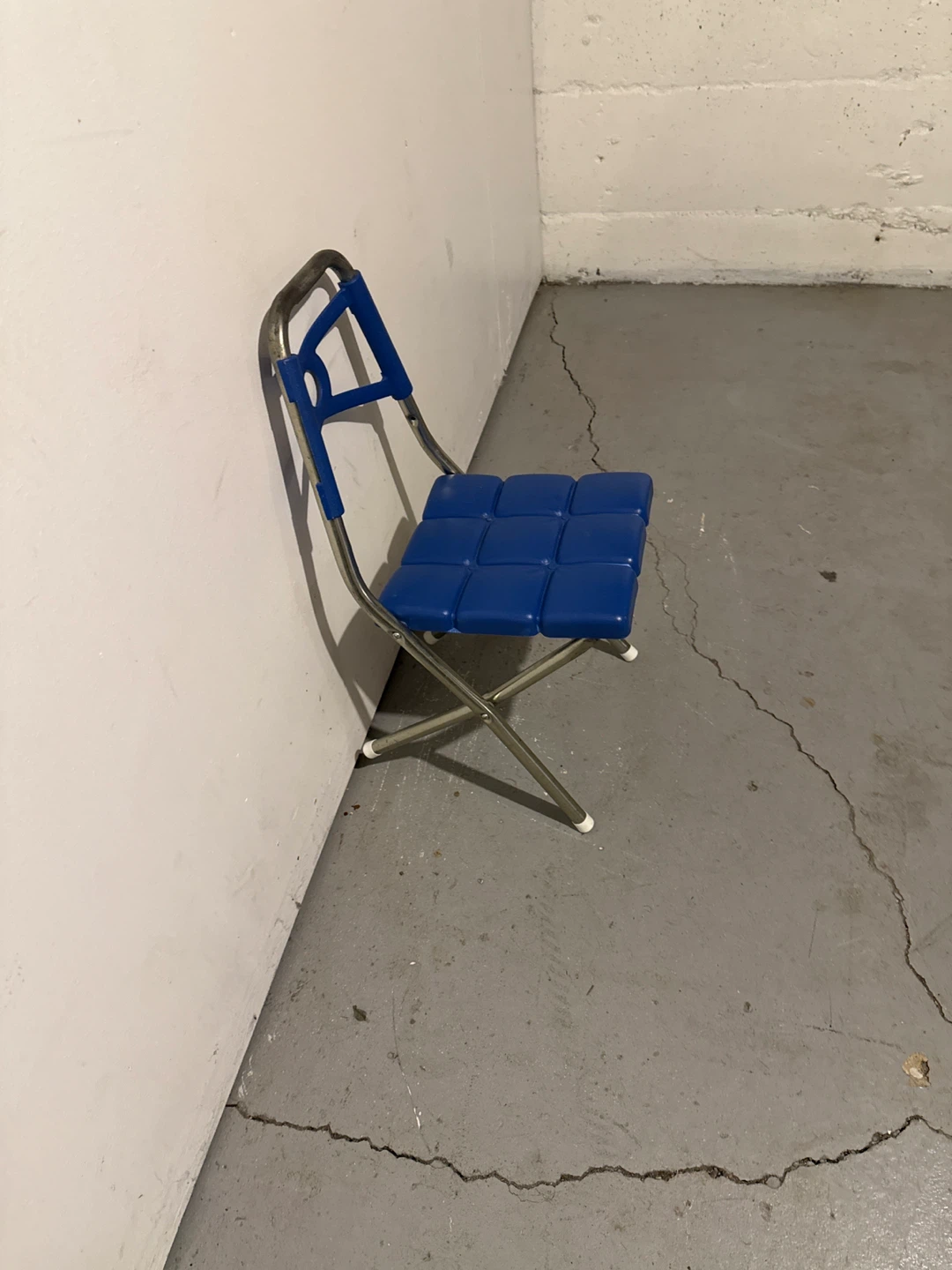Kids Blue Folding Chair - Great Condition! - photo 2