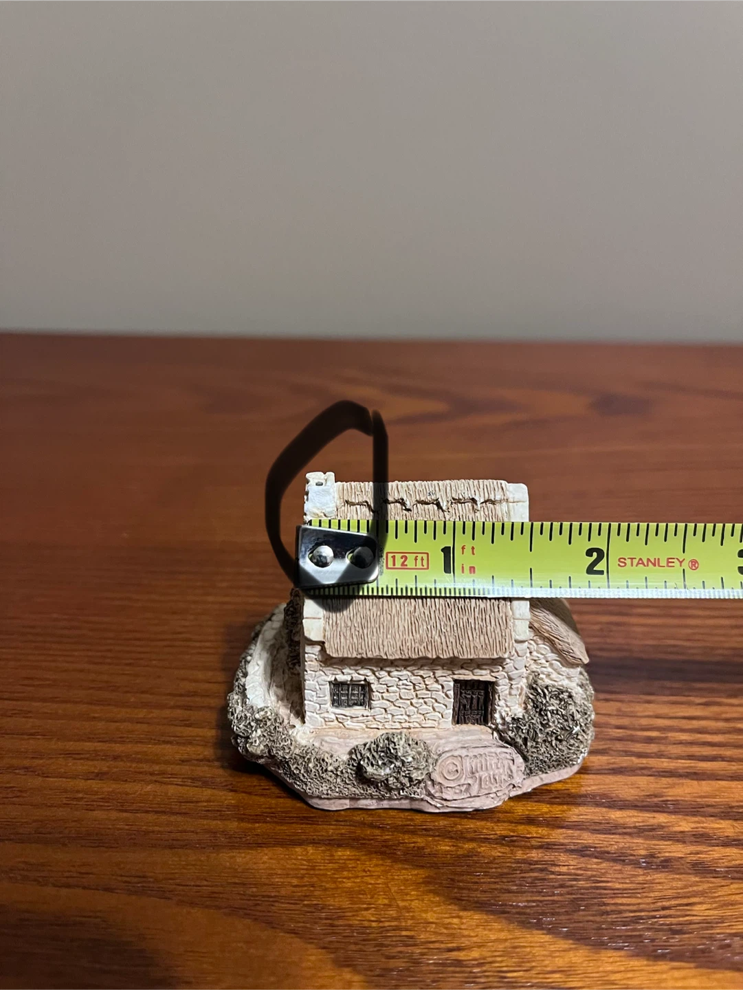 VINTAGE RESIN HOUSE FIGURINES - photo 5