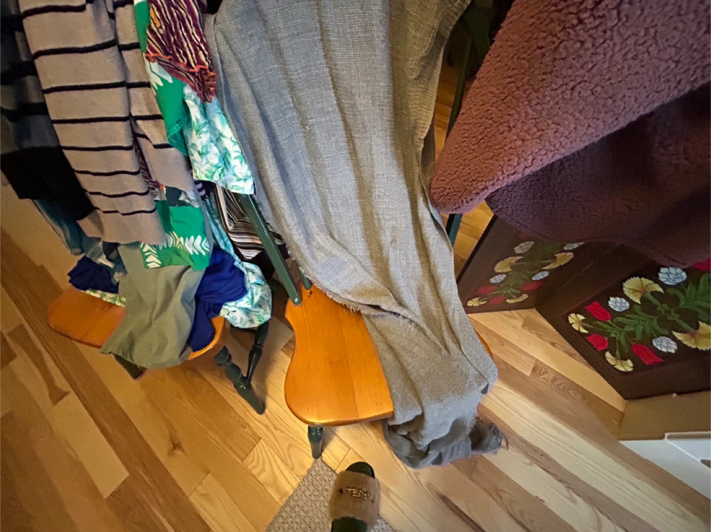 Grey scarf $5.00