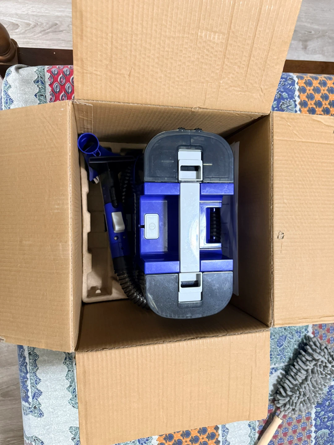 Simoniz Cordless Spot Cleaner Vacuum - Like New! - photo 2