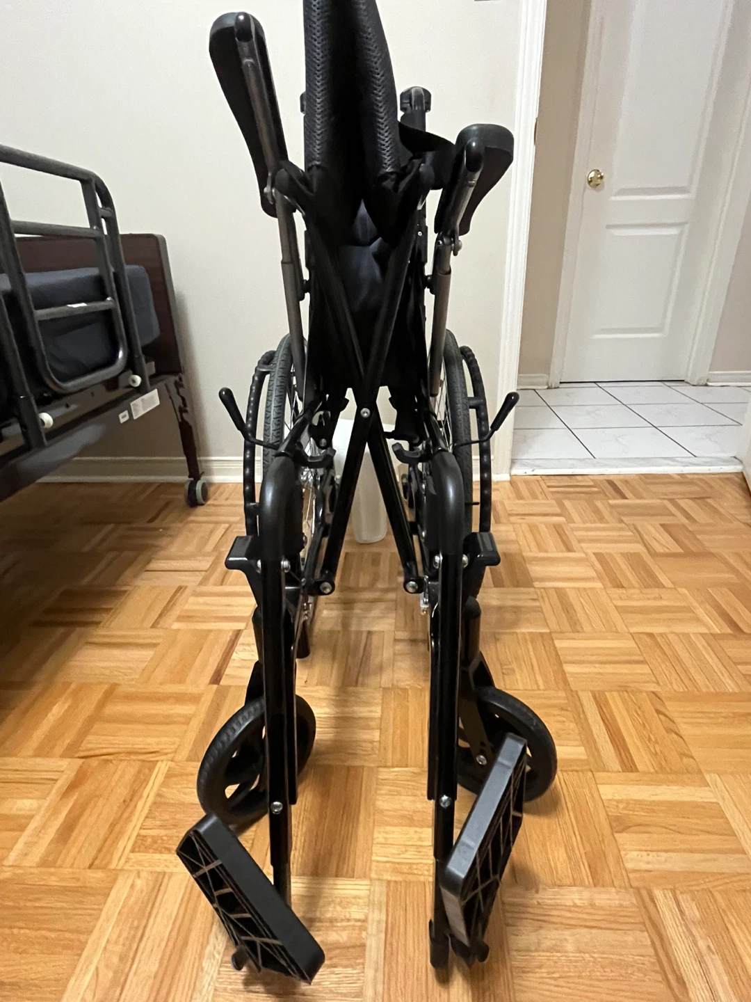 Vital Wheelchair - Black 18 inch wheels - photo 3
