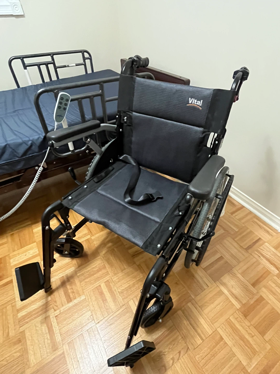 Vital Wheelchair - Black 18 inch wheels - photo 2
